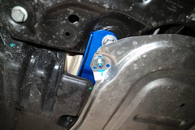 Hardrace - esiosa alumine tugivarras Volkswagen POLO