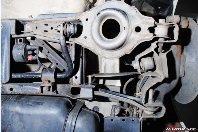 Hardrace - tagumise alumise õõtshoova puks Ford, Mazda, Volvo