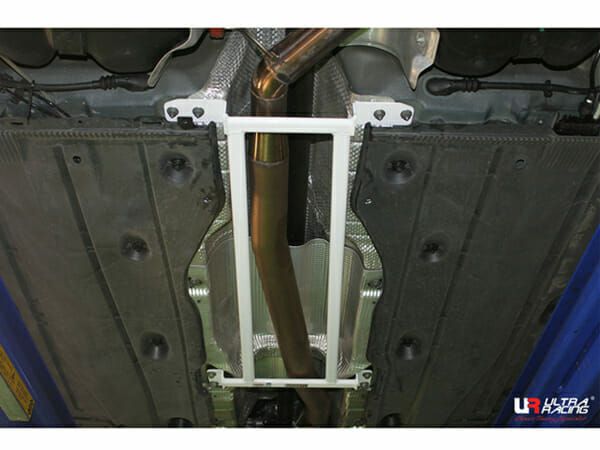 Ultra Racing - Audi A3 (TYP 8V) 2.0 TDI /VW Golf GTI MK7 2.0 TSI 13-20 UltraRacing 4-Point Mid Lower Brace (3611) - URKR-ML4-3611