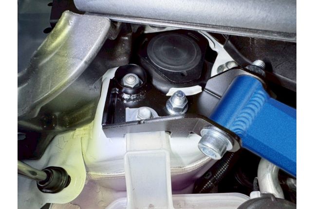 Hardrace - esiamordi tugivarras Toyota Yaris / Vitz