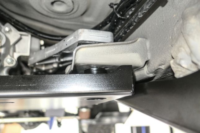 Hardrace - jaotuskasti põhjakaitse Suzuki Jimny