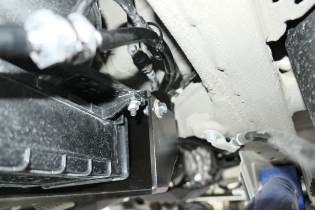 Hardrace - süsinikkiust põhjakaitse Suzuki Jimny