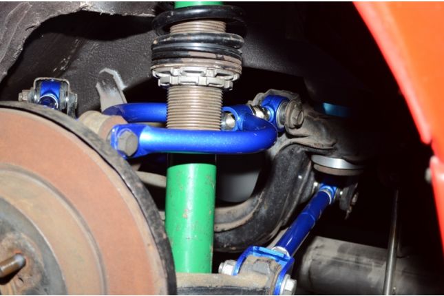 Hardrace - tagumise ülemise kaldenurga komplekt Nissan 240SX, Skyline, Z-seeria