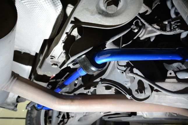 Hardrace – tagumine õõtsvarras Bmw X5, X6