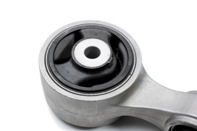 Hardrace – tagumine mootori pöördemomendi varras