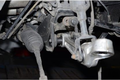 Hardrace - Eesmise alumise õõtshoova puksid Infiniti G-seeria, Nissan Skyline, Z-seeria