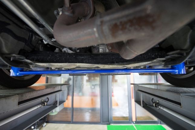 Hardrace - Front Lower Brace Toyota Alphard