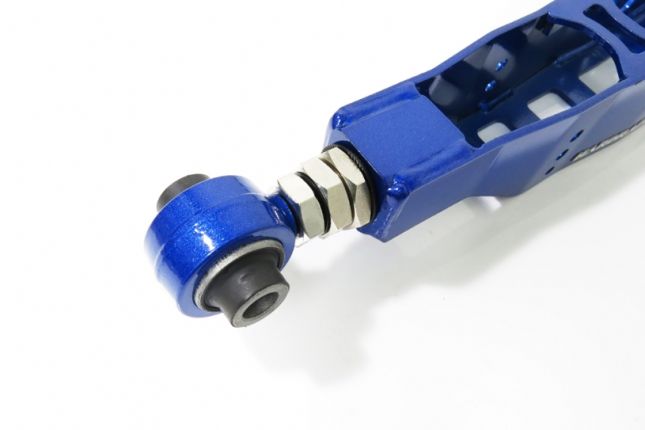 Hardrace - tagumine alumine õõtshoob Lexusele, Toyotale