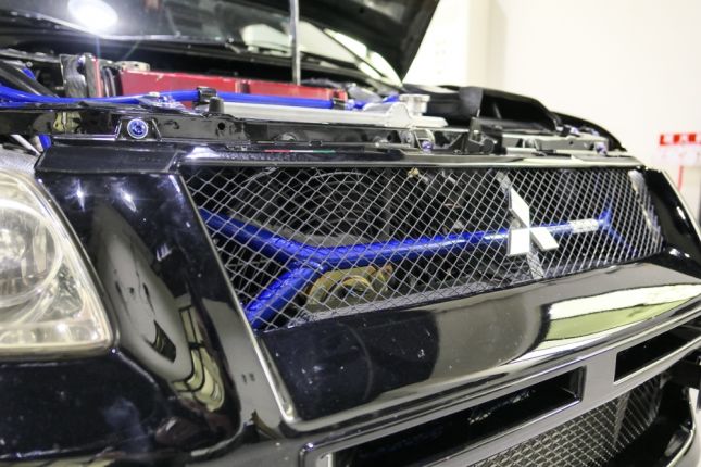 Hardrace - esiistme tugivarras Mitsubishi Lancer Evolution