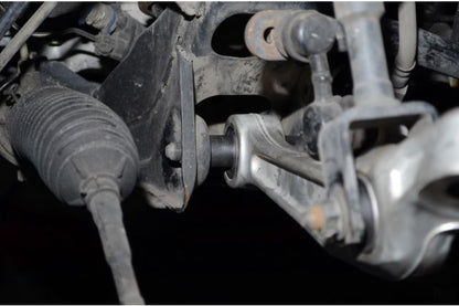 Hardrace - Eesmise alumise õõtshoova puksid Infiniti G-seeria, Nissan Skyline, Z-seeria