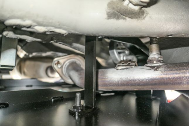 Hardrace - jaotuskasti põhjakaitse Suzuki Jimny