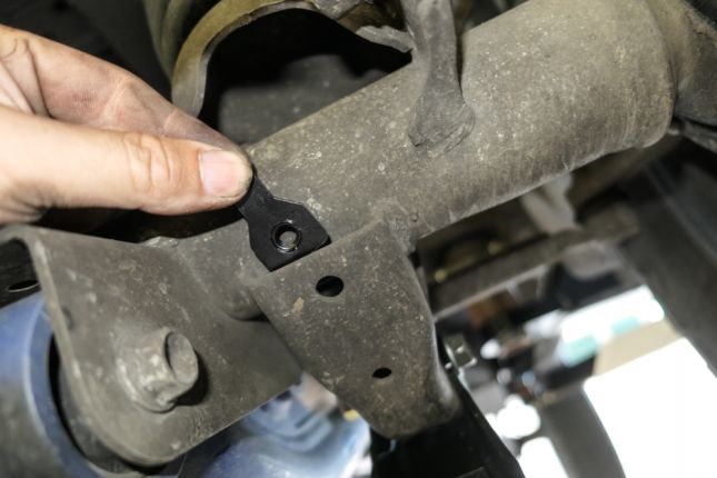 Hardrace - eesmine amortisaatori kaitse Suzuki Jimnyle