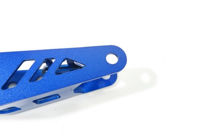 Hardrace - tagumine alumine õõtshoob Lexusele, Toyotale